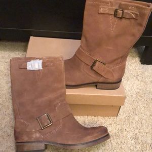 American Eagle Tan Boots Women’s Size 8.5